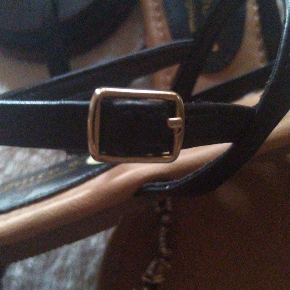 NWOT Ladies Designer Sandals - Picture 15 of 15